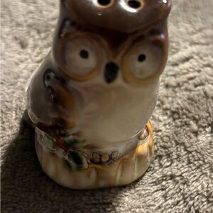 Pepper Shaker  Brown Ceramic Owl Pepper Shaker with Holly leaves by Feet 1970’s